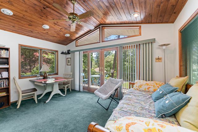 1562 Sleepy Hollow Loop, Grants Pass, OR 97527