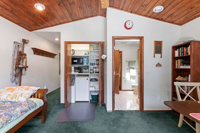 1562 Sleepy Hollow Loop, Grants Pass, OR 97527