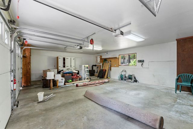1562 Sleepy Hollow Loop, Grants Pass, OR 97527