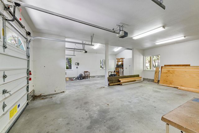 1562 Sleepy Hollow Loop, Grants Pass, OR 97527