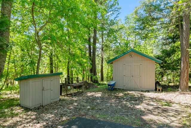 1562 Sleepy Hollow Loop, Grants Pass, OR 97527