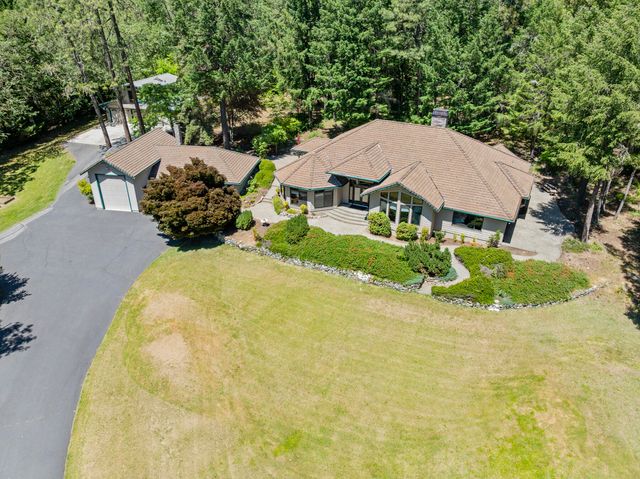 1562 Sleepy Hollow Loop, Grants Pass, OR 97527
