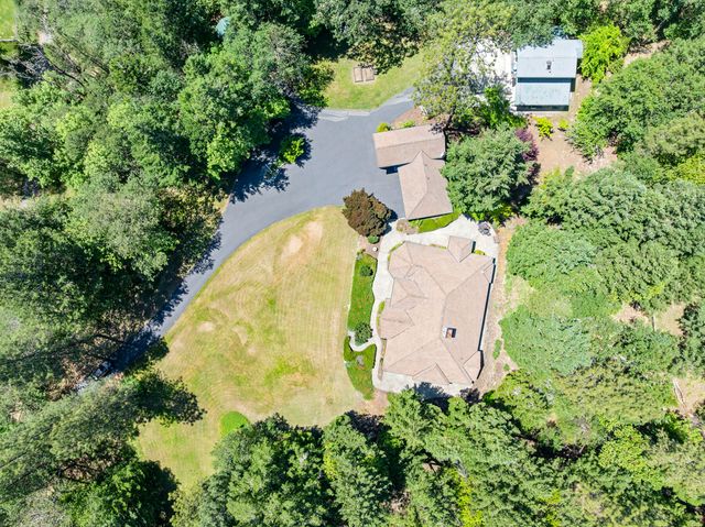 1562 Sleepy Hollow Loop, Grants Pass, OR 97527