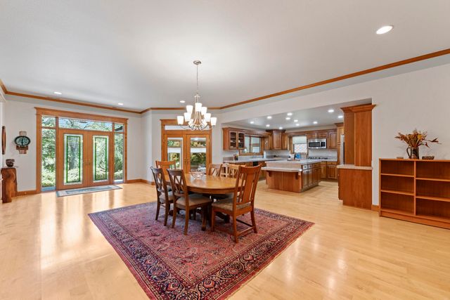 1562 Sleepy Hollow Loop, Grants Pass, OR 97527