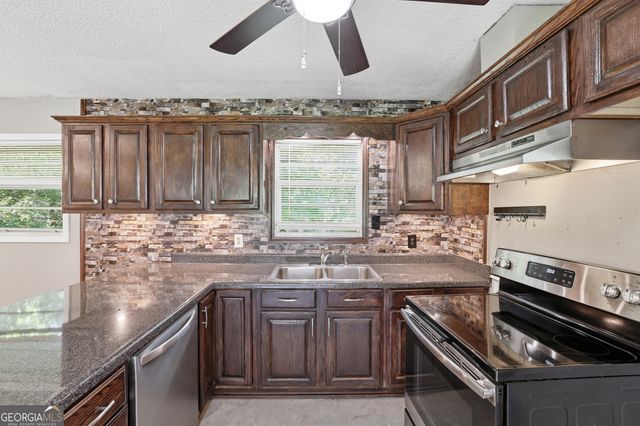 41 Poplar Way, Toccoa, GA 30577