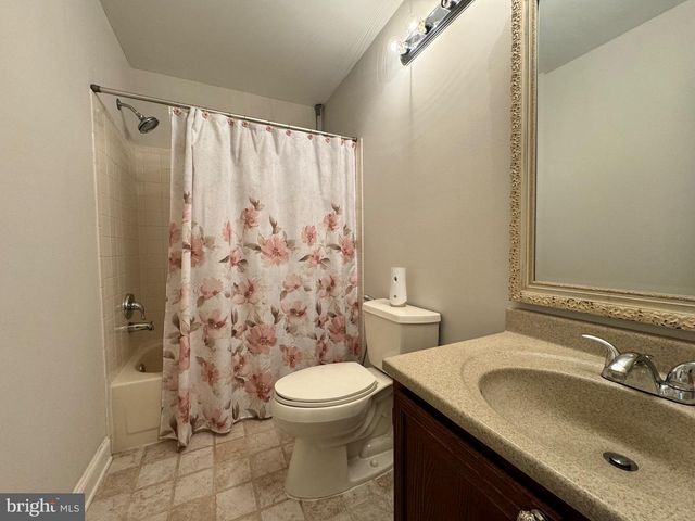 12121 DERRIFORD CT, Woodbridge, VA 22192