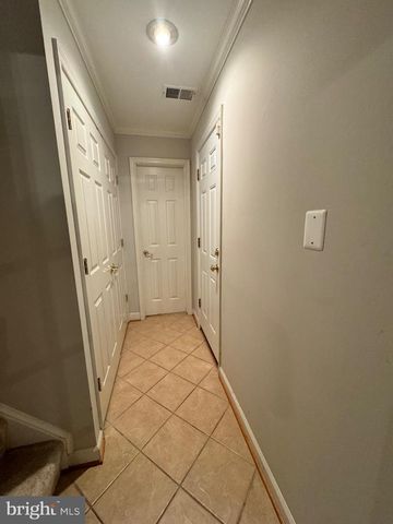 12121 DERRIFORD CT, Woodbridge, VA 22192