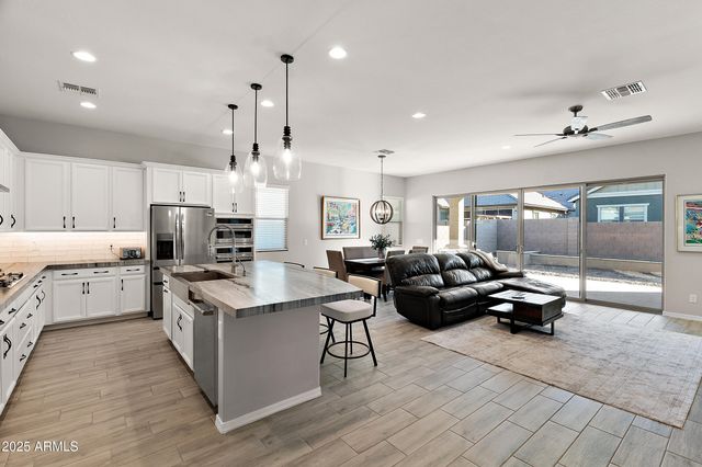 23065 E CARRIAGE Way, Queen Creek, AZ 85142