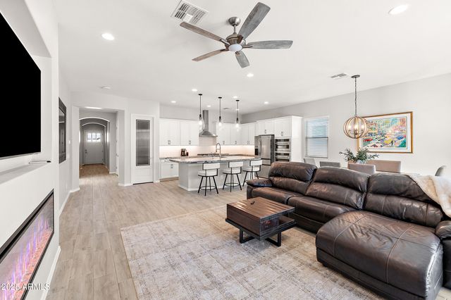 23065 E CARRIAGE Way, Queen Creek, AZ 85142