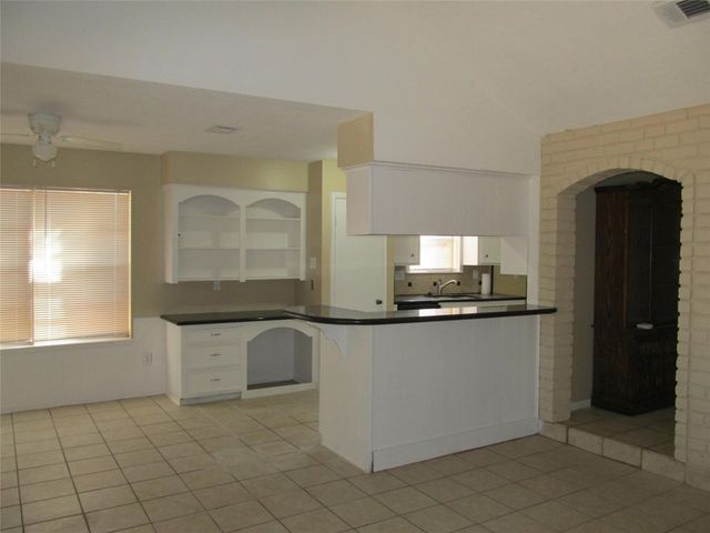 16211 Brookvilla Drive, Houston, TX 77059