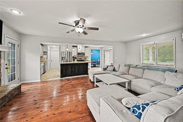 17503 Baxter Road, Lawson, MO 64062