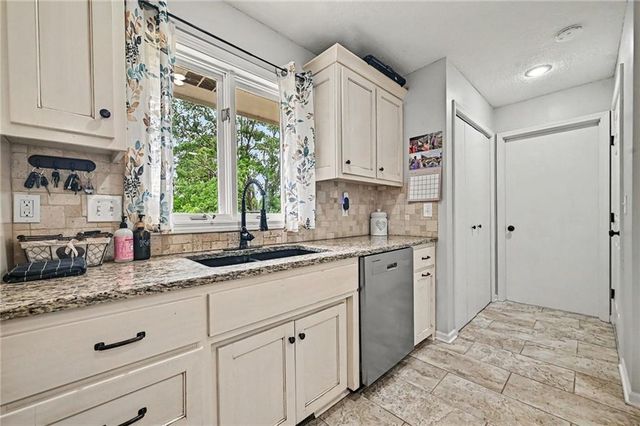 17503 Baxter Road, Lawson, MO 64062