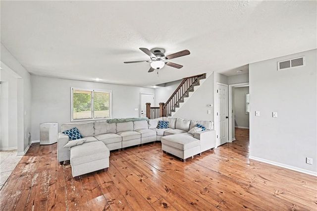 17503 Baxter Road, Lawson, MO 64062