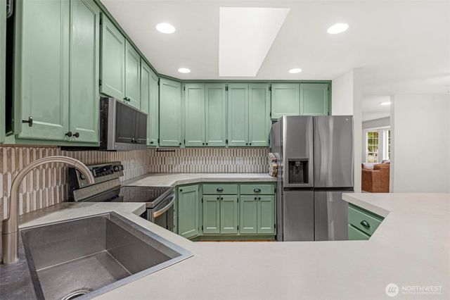 8405 319th Street NW, Stanwood, WA 98292