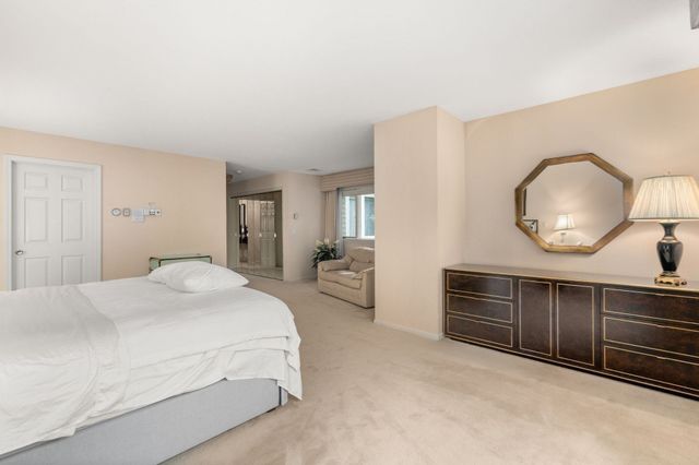 403 Dedham St D, Newton, MA 02459