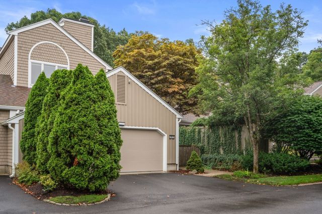 403 Dedham St D, Newton, MA 02459