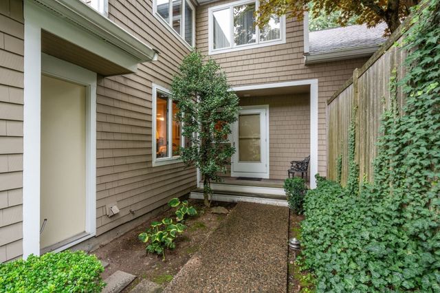 403 Dedham St D, Newton, MA 02459