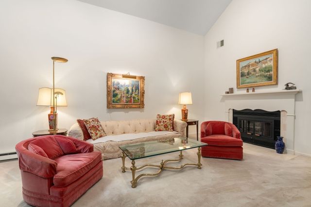 403 Dedham St D, Newton, MA 02459