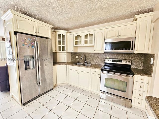 4596 E 8th Ct, Hialeah, FL 33013