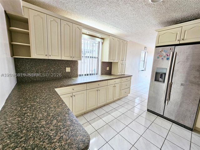 4596 E 8th Ct, Hialeah, FL 33013