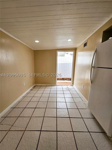 4596 E 8th Ct, Hialeah, FL 33013