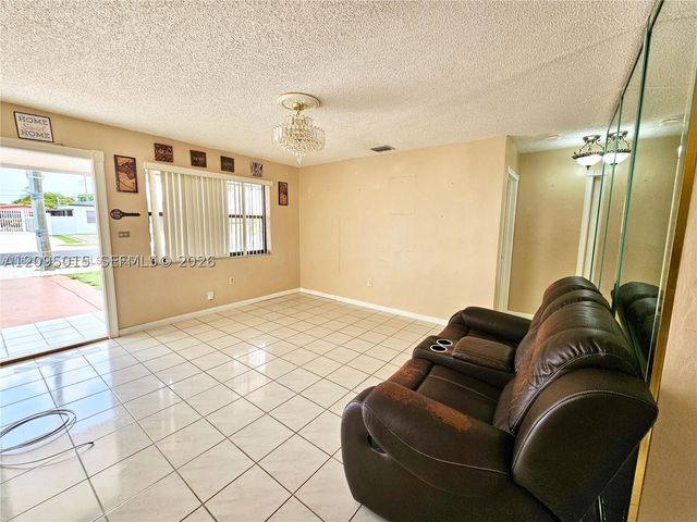 4596 E 8th Ct, Hialeah, FL 33013