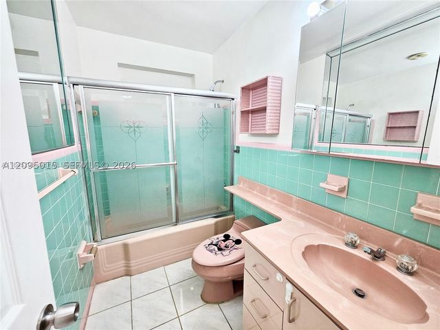 4596 E 8th Ct, Hialeah, FL 33013
