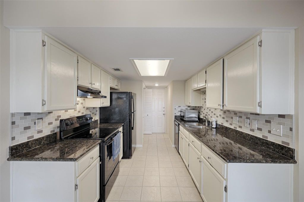 7720 Theissetta Drive, Spring, TX 77379