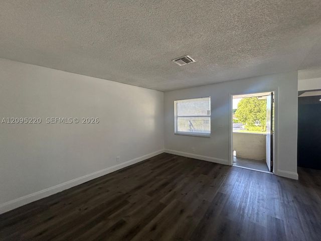 4117 Woodside Dr 2, Coral Springs, FL 33065