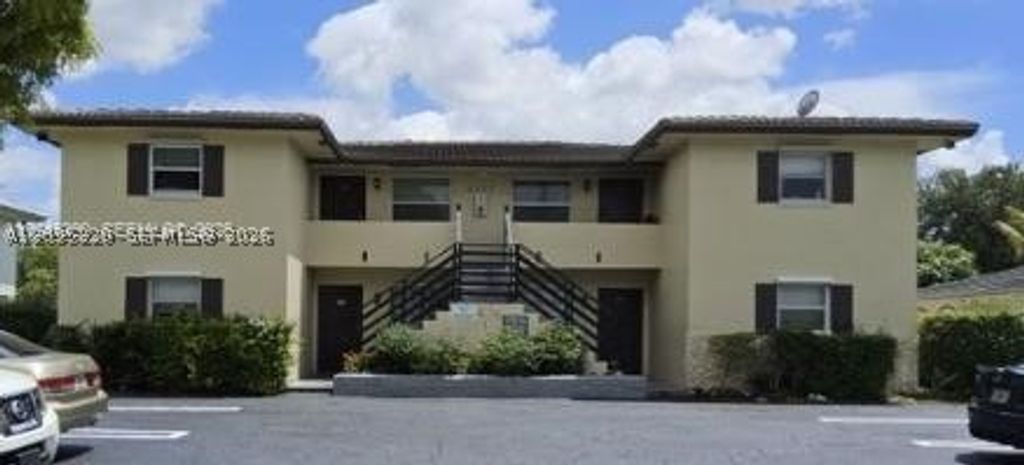 4117 Woodside Dr 2, Coral Springs, FL 33065