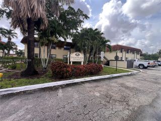 451 NW 100th Pl 101, Pembroke Pines, FL 33024