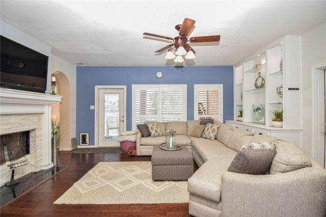 4505 Grand Lake Dr, Corpus Christi, TX 78413