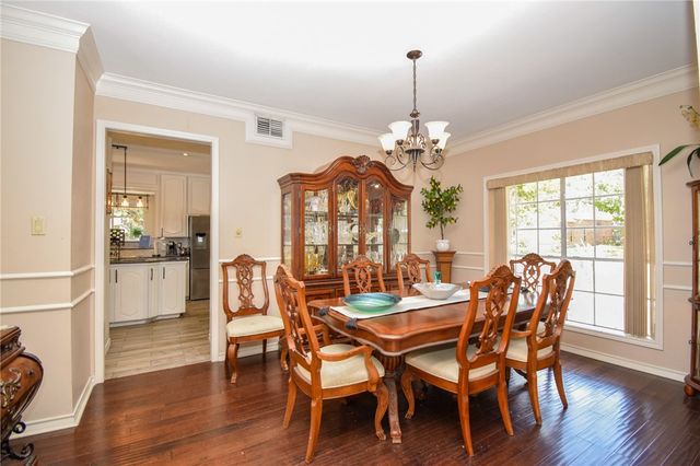 4505 Grand Lake Dr, Corpus Christi, TX 78413