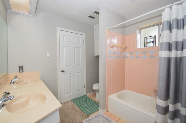 4505 Grand Lake Dr, Corpus Christi, TX 78413