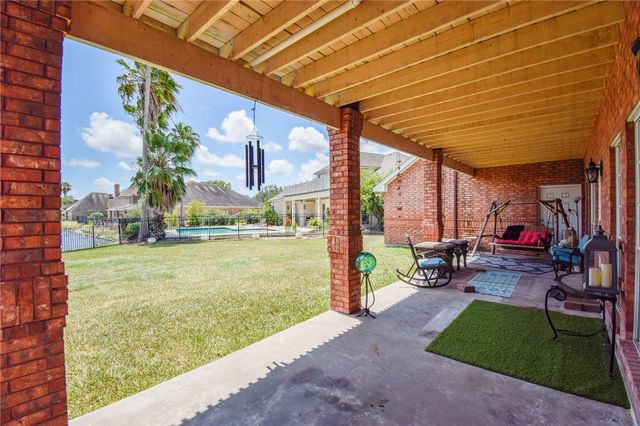 4505 Grand Lake Dr, Corpus Christi, TX 78413