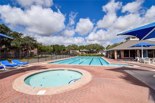 4505 Grand Lake Dr, Corpus Christi, TX 78413