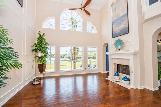 4505 Grand Lake Dr, Corpus Christi, TX 78413