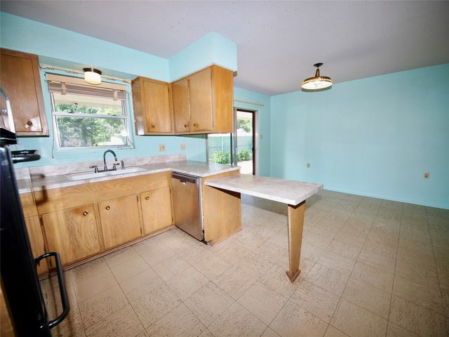 1441 Brazos Street, Graham, TX 76450