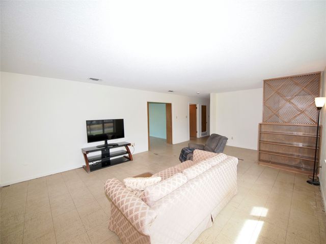 1441 Brazos Street, Graham, TX 76450