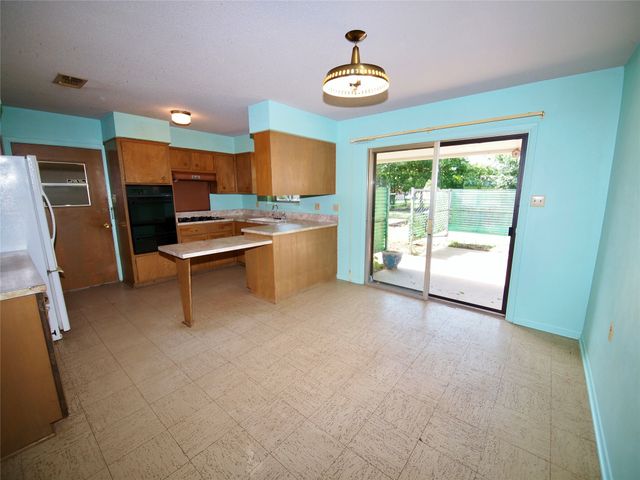 1441 Brazos Street, Graham, TX 76450