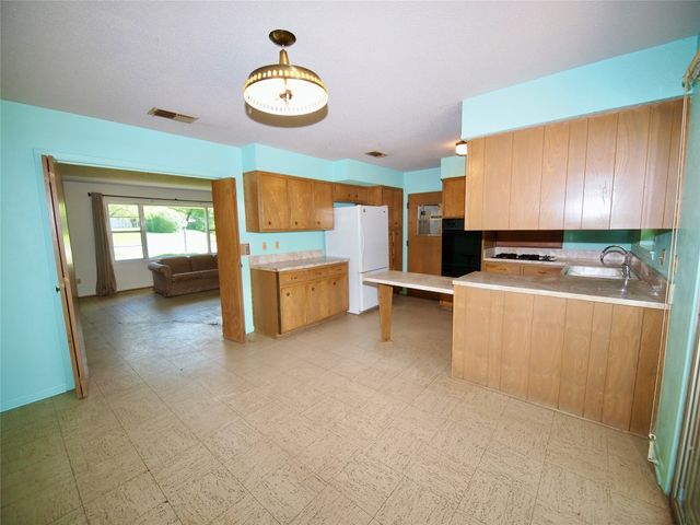 1441 Brazos Street, Graham, TX 76450