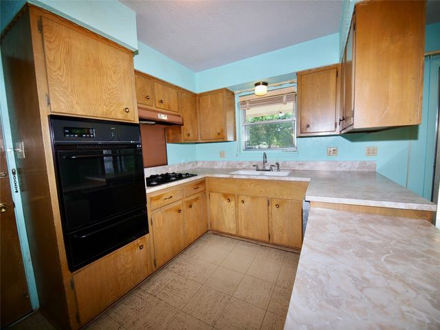 1441 Brazos Street, Graham, TX 76450