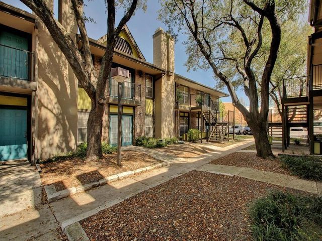 7685 Northcross DR 208, Austin, TX 78757