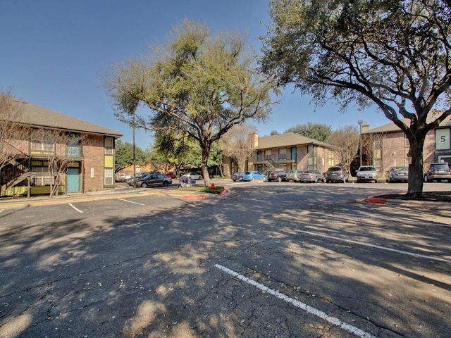 7685 Northcross DR 208, Austin, TX 78757