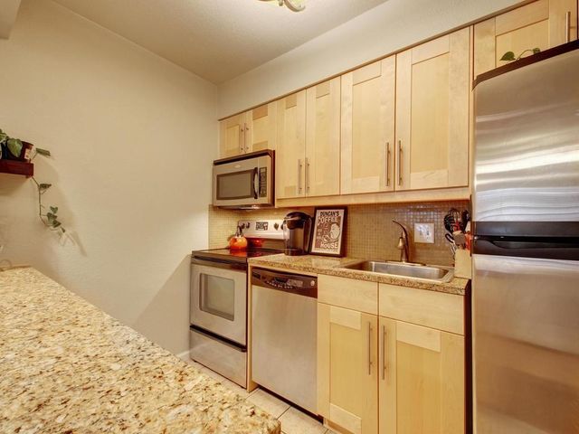 7685 Northcross DR 208, Austin, TX 78757