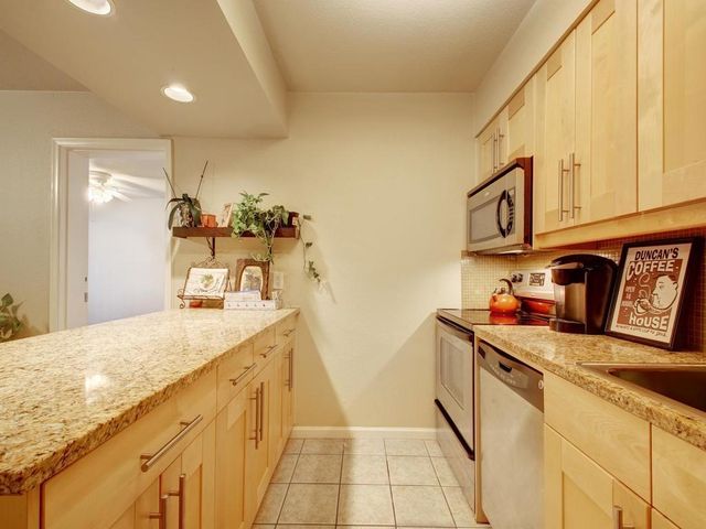 7685 Northcross DR 208, Austin, TX 78757