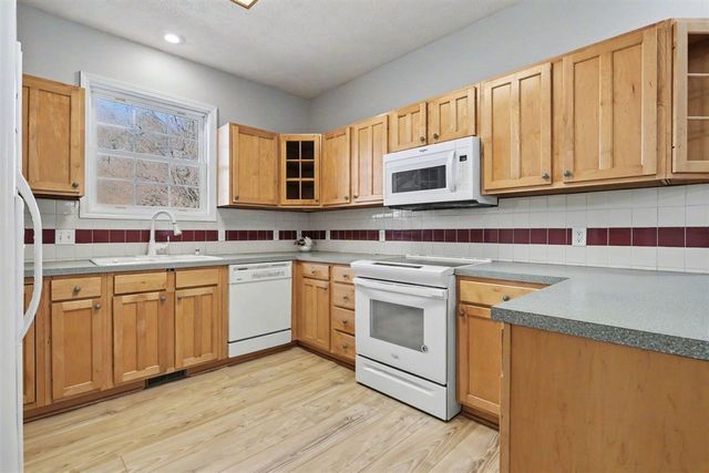 7285 Paw Paw Avenue, Watervliet, MI 49098