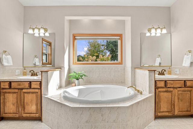 4921 S Woodfield Ln, Spokane, WA 99223