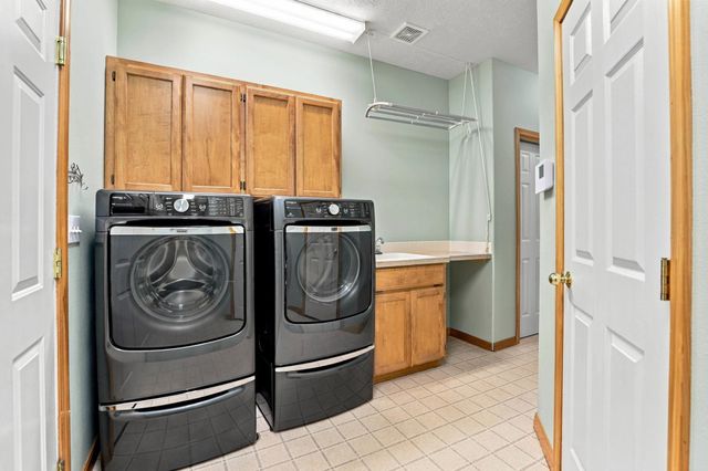 4921 S Woodfield Ln, Spokane, WA 99223