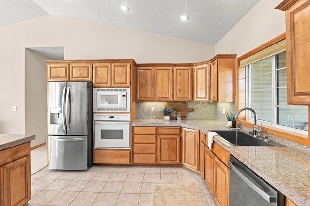 4921 S Woodfield Ln, Spokane, WA 99223